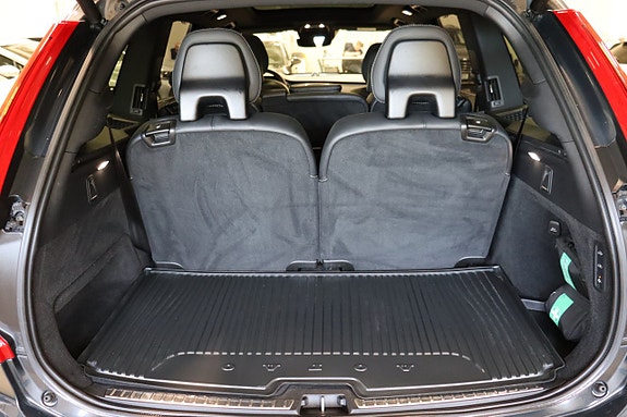 Volvo XC90 11 of 30