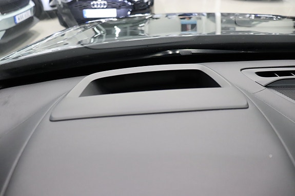 Volvo XC90 30 of 30