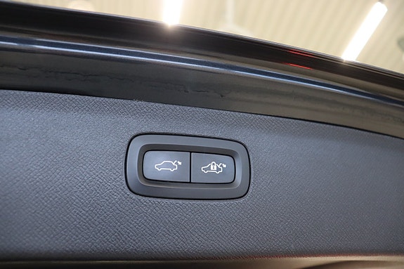 Volvo XC90 15 of 30