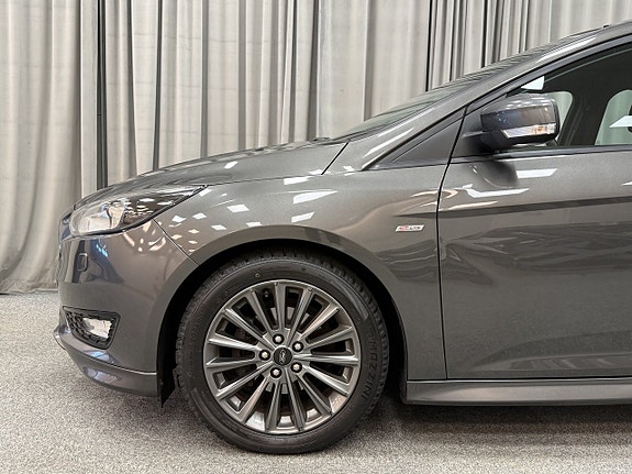 Ford Focus 4 of 15
