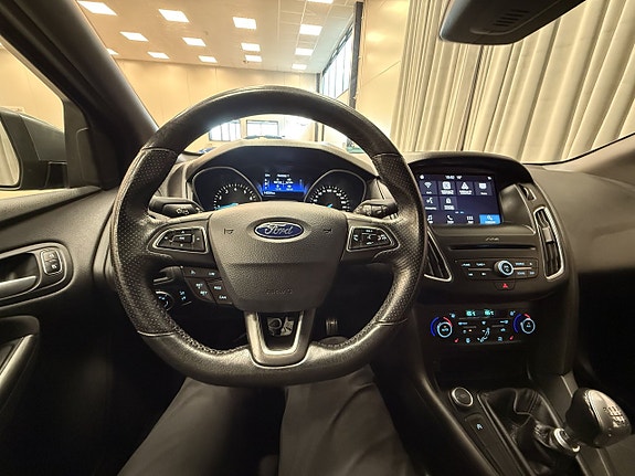 Ford Focus 15 of 15