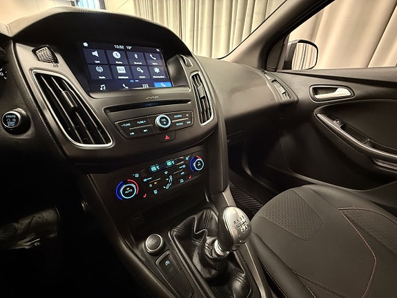 Ford Focus 11 of 15