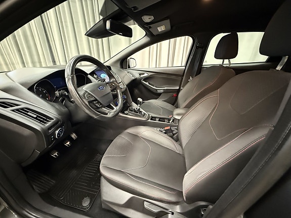 Ford Focus 7 of 15