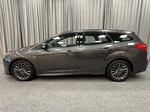 Ford Focus 2 of 15