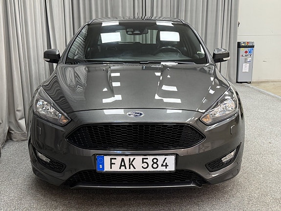 Ford Focus 5 of 15