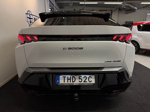 Peugeot e-3008 4 of 30