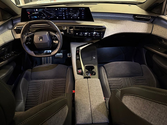 Peugeot e-3008 11 of 30