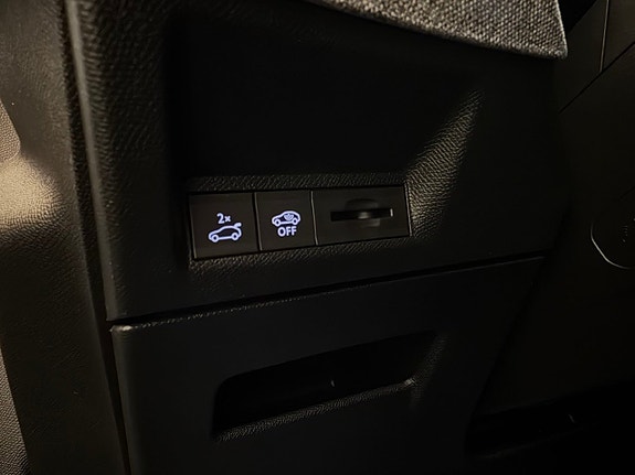 Peugeot e-3008 18 of 30
