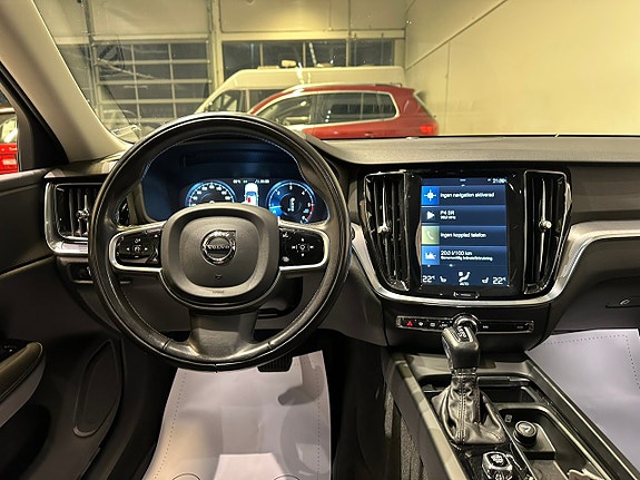 Volvo V60 Cross Country 6 of 14