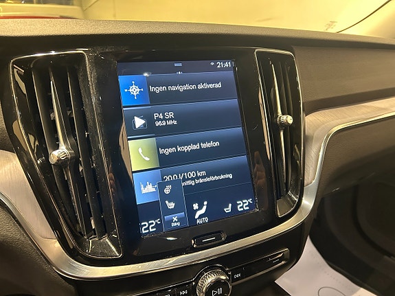 Volvo V60 Cross Country 11 of 14