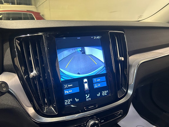 Volvo V60 Cross Country 10 of 14