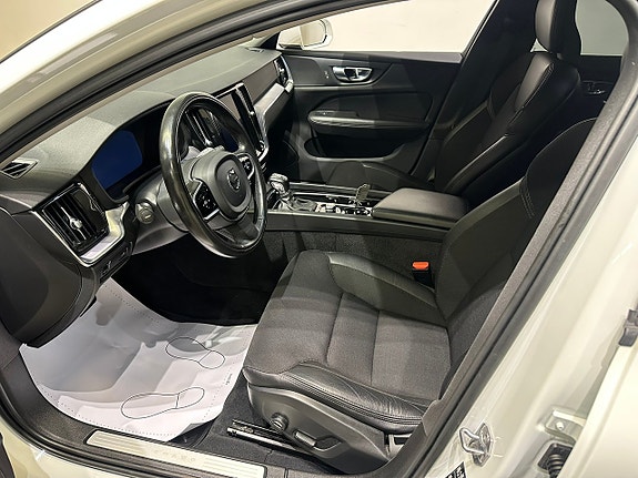 Volvo V60 Cross Country 5 of 14