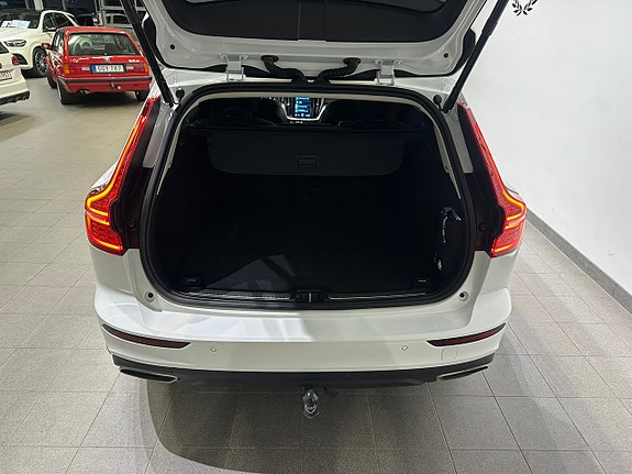 Volvo V60 Cross Country 9 of 14