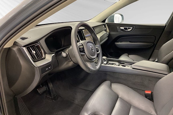 Volvo XC60 7 of 12
