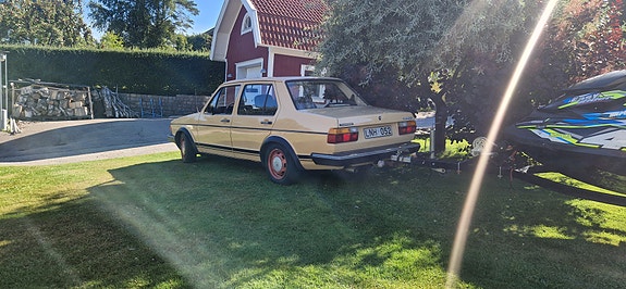 Volkswagen Jetta 2 of 7