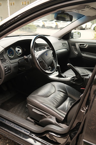 Volvo V70 7 of 22