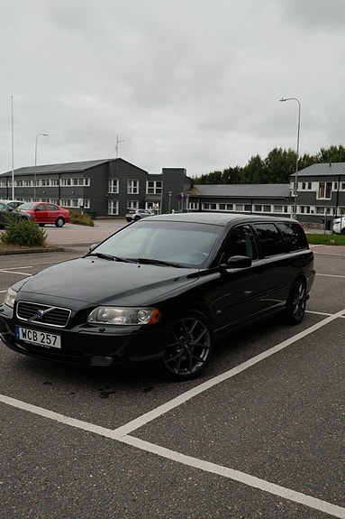 Volvo V70 4 of 22