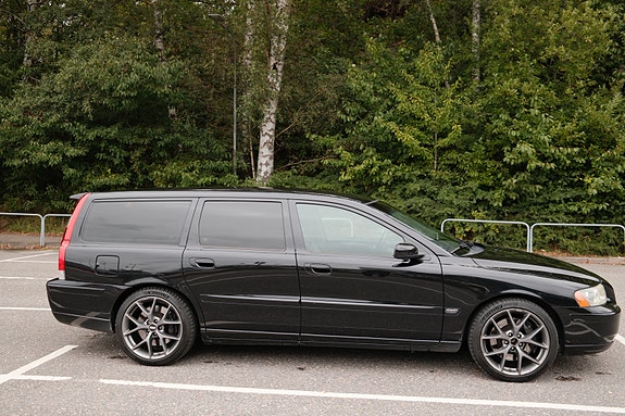 Volvo V70 2 of 22