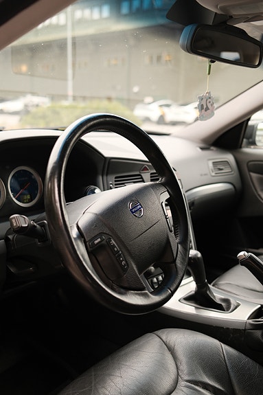 Volvo V70 6 of 22