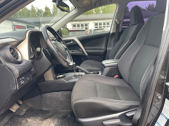 Toyota RAV4 2 of 2