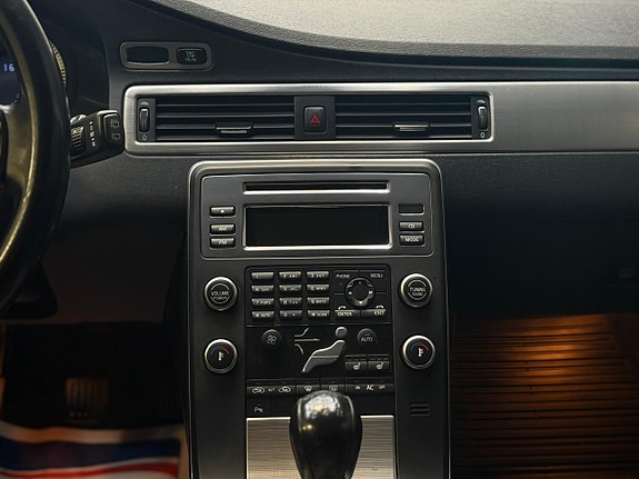 Volvo V70 11 of 22