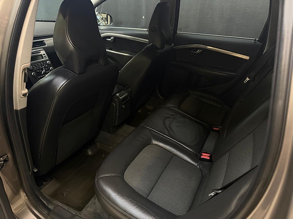 Volvo V70 17 of 22