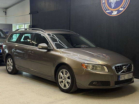 Volvo V70 3 of 22