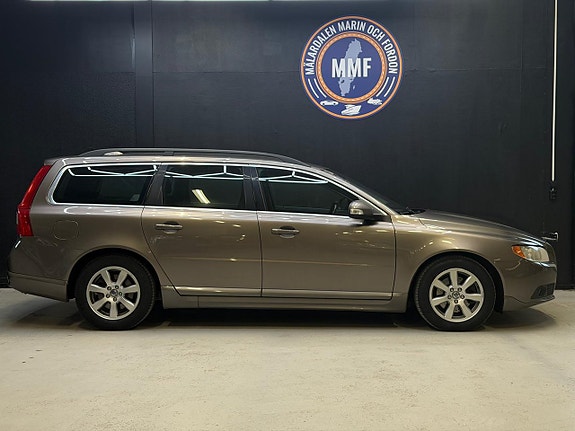 Volvo V70 2 of 22