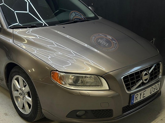 Volvo V70 6 of 22