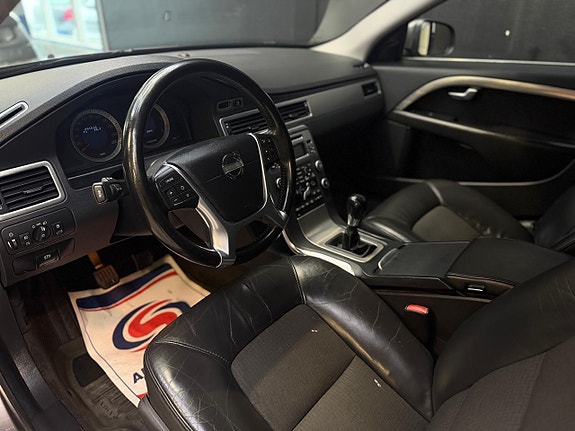 Volvo V70 7 of 22