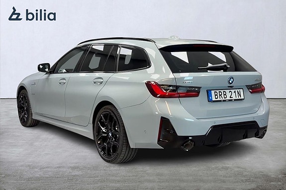 BMW 330e 5 of 17