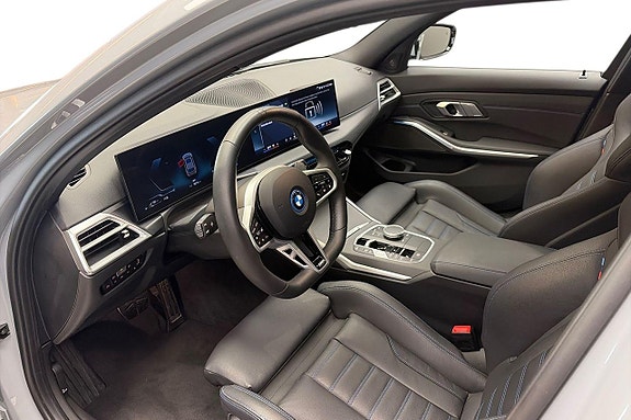BMW 330e 9 of 17