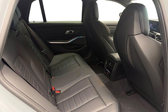 BMW 330e 14 of 17