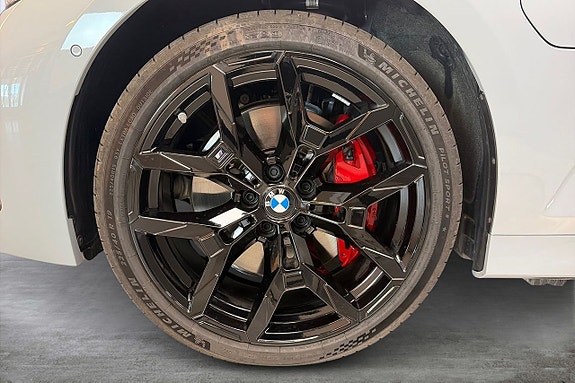 BMW 330e 16 of 17
