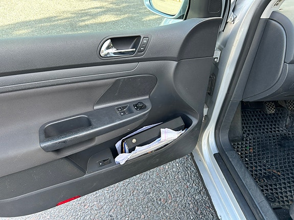 Volkswagen Golf V 10 of 15