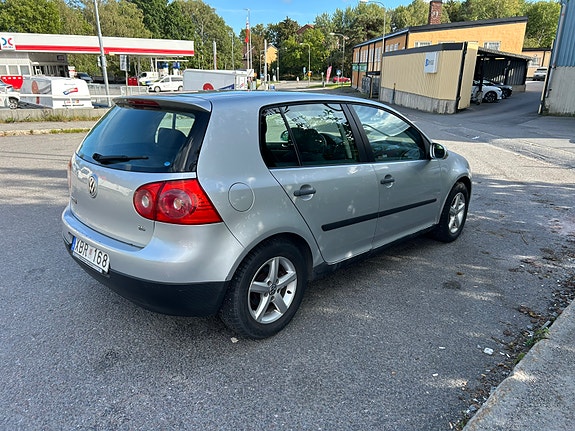 Volkswagen Golf V 3 of 15