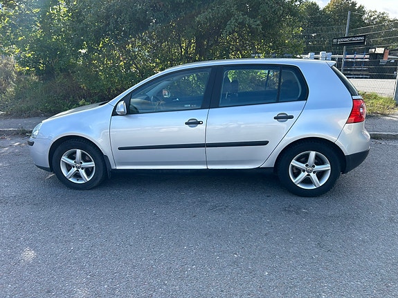 Volkswagen Golf V 7 of 15