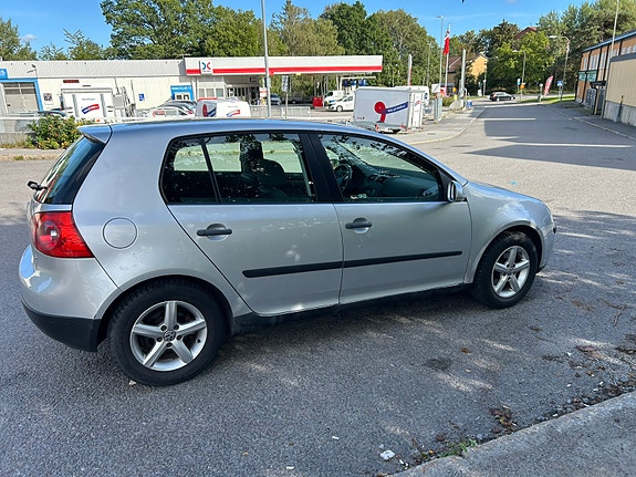 Volkswagen Golf V 6 of 15