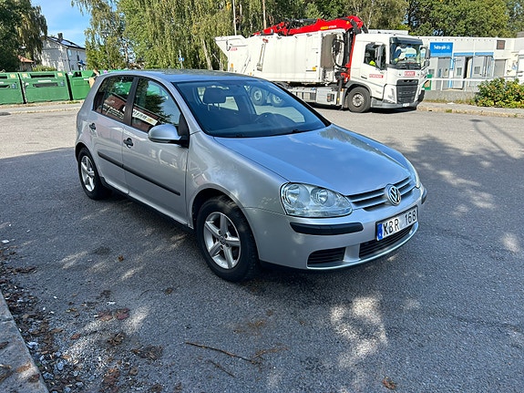 Volkswagen Golf V 2 of 15