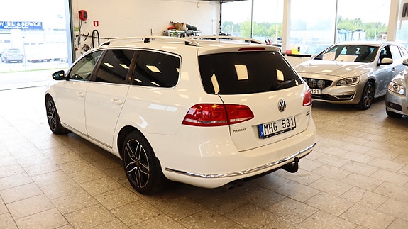 Volkswagen Passat 4 of 16