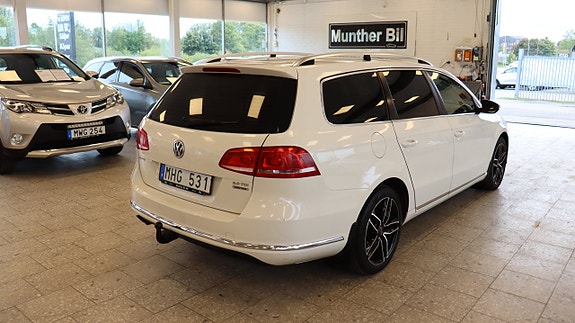 Volkswagen Passat 5 of 16