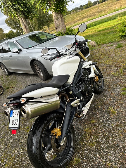 Triumph STREET TRIPLE 675 2 of 5