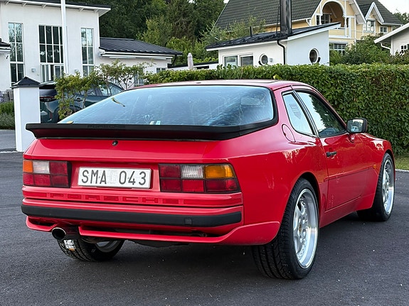 Porsche 944 5 of 8
