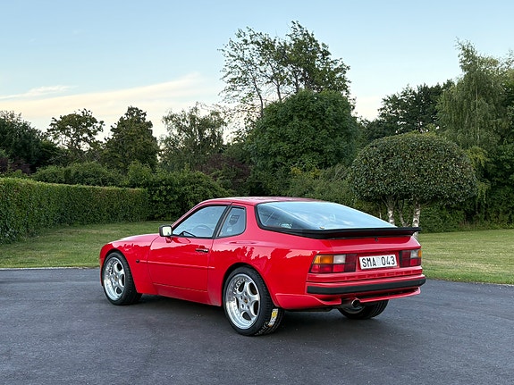 Porsche 944 3 of 8