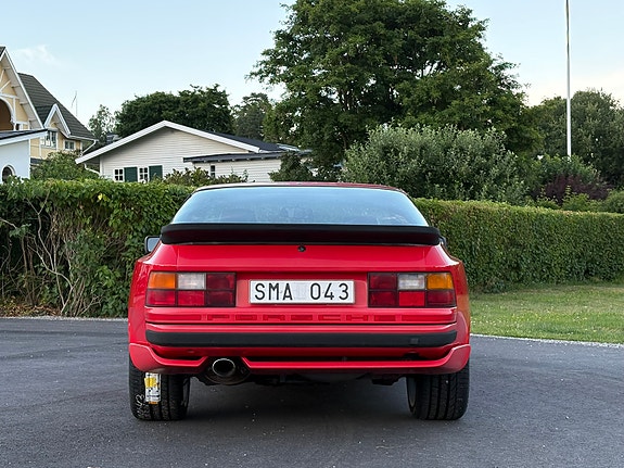 Porsche 944 4 of 8