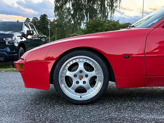 Porsche 944 7 of 8