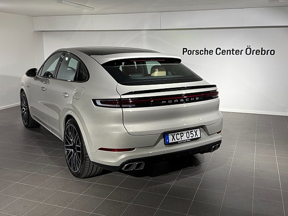 Porsche Cayenne 5 of 13