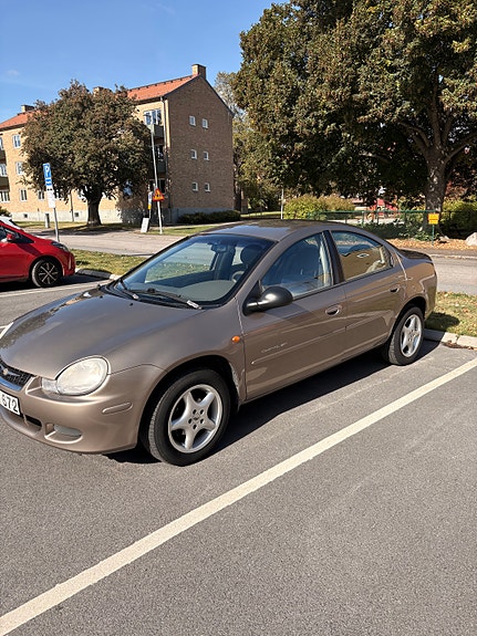 Chrysler Neon 4 of 11