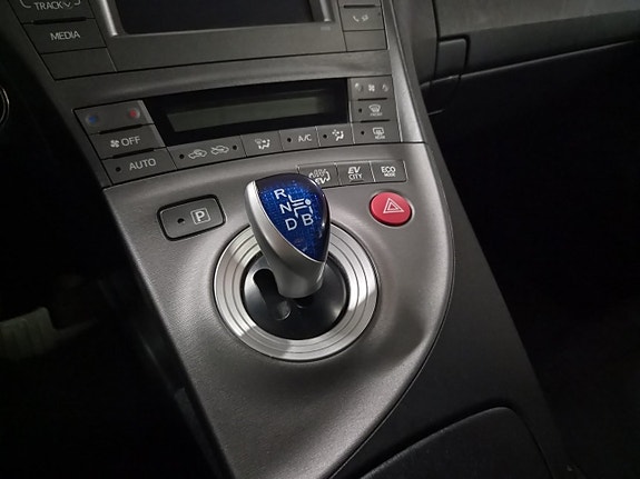 Toyota Prius Plug-in Hybrid 16 of 18