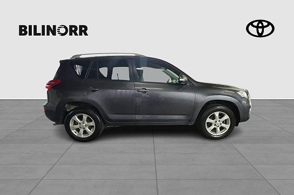 Toyota RAV4 6 of 22